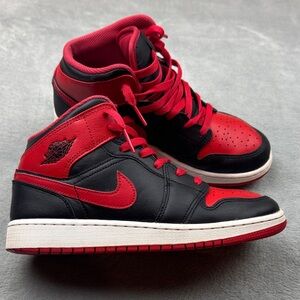 Air Jordan 1 Mid Alternate Bred 6y
